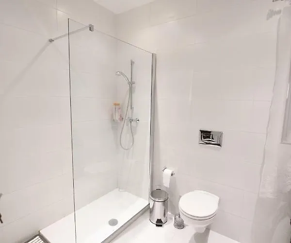 Saghtrija Luxury Διαμέρισμα *